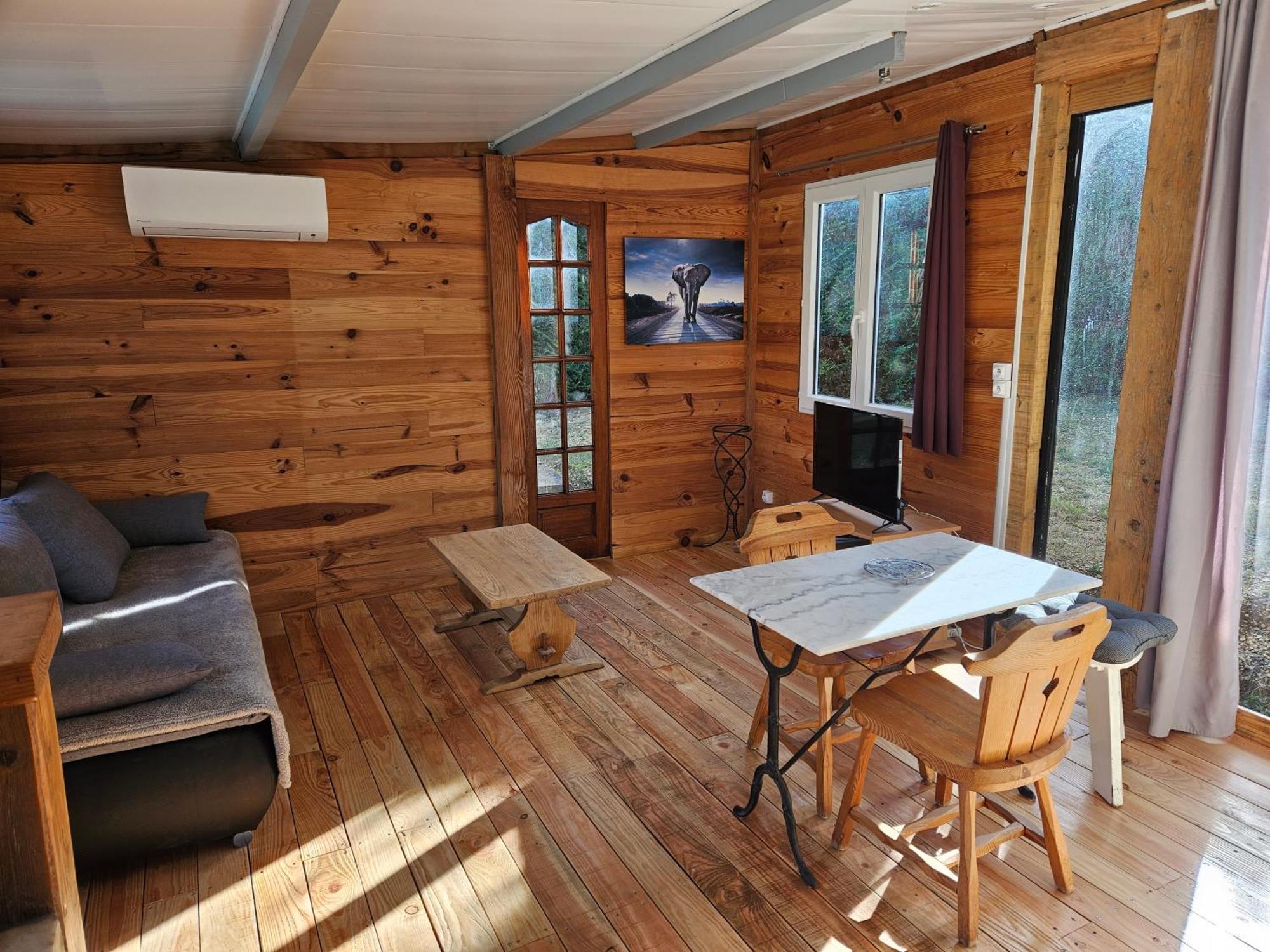 Chalet Banane Devant Piscine, A 6Km Du Festival De Piano De La Roque D'Antheron Rognes Bagian luar foto